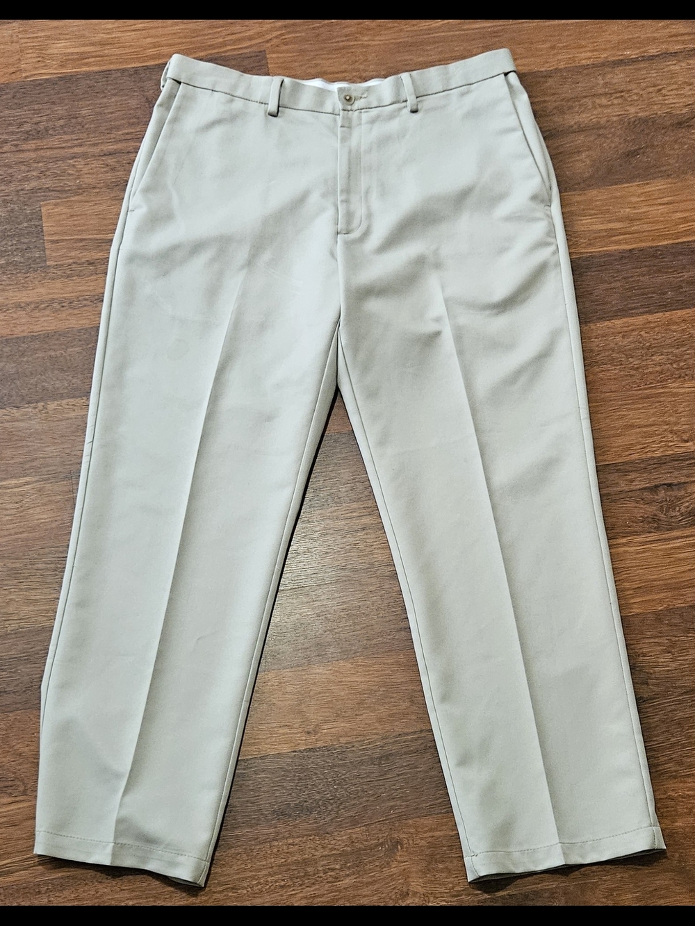 HAGGAR mens dress pants SIZE 36x30 COLOR KHAKI